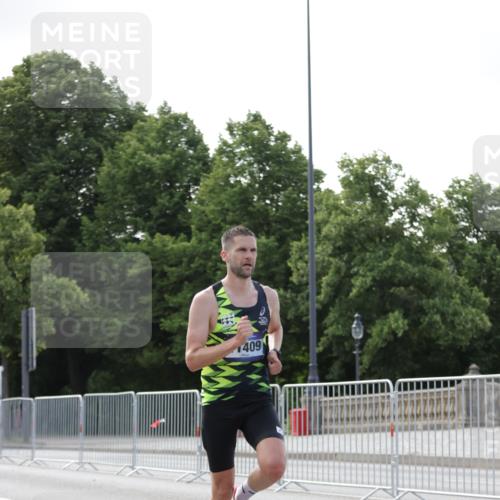 29.06.2025 - hella hamburg halbmarathon Jannik Wohlers http://msf.ph/oto/8157124 29.06.2025 09:38:01 Lombardsbrücke 4116, 11409 meine-sportfotos.de