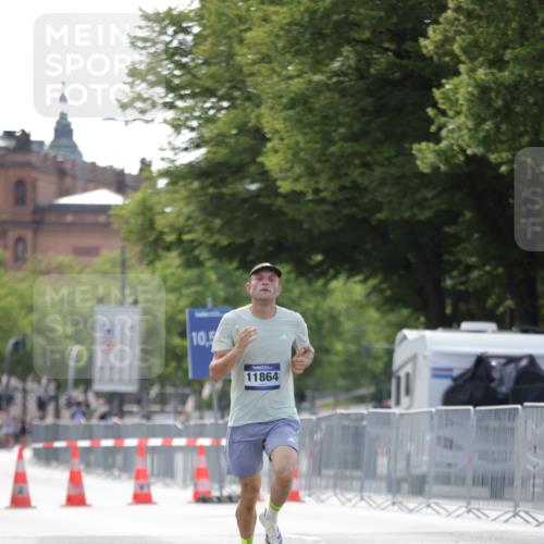 29.06.2025 - hella hamburg halbmarathon Jannik Wohlers http://msf.ph/oto/8157174 29.06.2025 09:38:03 Lombardsbrücke 4116, 11409, 11864 meine-sportfotos.de