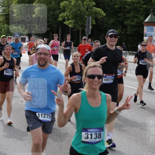 29.06.2025 - hella hamburg halbmarathon Jannik Wohlers http://msf.ph/oto/8157202 29.06.2025 10:17:26 Lombardsbrücke 1015, 1159, 1160, 1274, 1458, 1622, 1641, 1749, 1795, 2094, 2548, 3138, 3292, 5002, 5004, 5290, 5611, 5733, 7258, 7413, 8128, 8144, 8607, 8799, 9400, 9734, 9798, 9964, 10174, 10509, 10831, 11156, 11275, 11656, 11707, 11916, 12031, 12401, 12553, 12598, 12683, 12752, 13681, 13843, 14013, 14194, 14420, 14496, 14701, 14738, 14795, 14825, 15203, 15322, 15978, 16038, 16576, 16707, 16792, 17270, 17542, 17616 meine-sportfotos.de