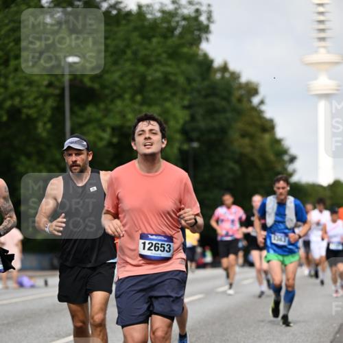29.06.2025 - hella hamburg halbmarathon Dr. Thomas Lammeyer http://msf.ph/oto/8157207 29.06.2025 10:08:16 Kennedybrücke 1032, 1161, 1355, 1367, 1450, 2277, 2979, 3488, 4095, 4488, 4951, 5058, 5363, 5976, 6142, 6706, 6709, 7485, 8177, 8421, 8422, 8423, 8484, 9526, 9899, 10756 meine-sportfotos.de