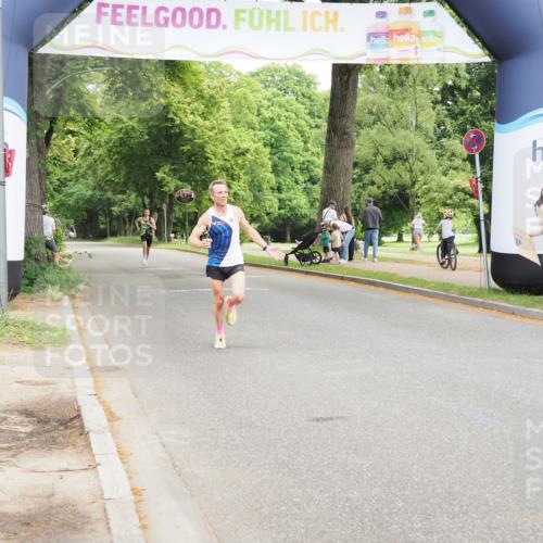 29.06.2025 - hella hamburg halbmarathon MichiJ http://msf.ph/oto/8157220 29.06.2025 10:07:26 Zwischen KM18-KM19  meine-sportfotos.de