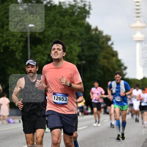 29.06.2025 - hella hamburg halbmarathon Dr. Thomas Lammeyer http://msf.ph/oto/8157228 29.06.2025 10:08:16 Kennedybrücke 1032, 1161, 1355, 1367, 1450, 2277, 2979, 3488, 4095, 4488, 4951, 5058, 5363, 5976, 6142, 6706, 6709, 7485, 8177, 8421, 8422, 8423, 8484, 9526, 9899, 10756 meine-sportfotos.de