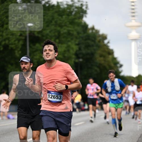 29.06.2025 - hella hamburg halbmarathon Dr. Thomas Lammeyer http://msf.ph/oto/8157244 29.06.2025 10:08:16 Kennedybrücke 1032, 1161, 1355, 1367, 1450, 2277, 2979, 3488, 4095, 4488, 4951, 5058, 5363, 5976, 6142, 6706, 6709, 7485, 8177, 8421, 8422, 8423, 8484, 9526, 9899, 10756 meine-sportfotos.de