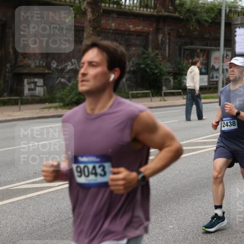 29.06.2025 - hella hamburg halbmarathon Yannick Fuchs http://msf.ph/oto/8157245 29.06.2025 10:38:26 20KM 1415, 1558, 2816, 3021, 3907, 4310, 4425, 4981, 4999, 5231, 5275, 5624, 5692, 6490, 6705, 6903, 6991, 7005, 8063, 8145, 8218, 8722, 8900, 9043, 9081, 9374, 9444, 9633, 9931, 10193, 10669, 10930, 11153, 11346, 12438, 12554, 12966, 13421, 13996, 14798, 14861, 15225, 15233, 15280, 15512, 15862, 16062, 16224, 16301, 16316, 16547, 16549, 16720, 16893, 17251, 17376, 17729, 17748, 17912, 18942 meine-sportfotos.de