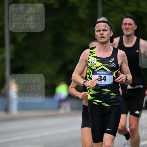 29.06.2025 - hella hamburg halbmarathon Dr. Thomas Lammeyer http://msf.ph/oto/8157261 29.06.2025 09:43:19 Kennedybrücke 34, 35, 52, 54, 6530, 9255, 9447, 10650 meine-sportfotos.de