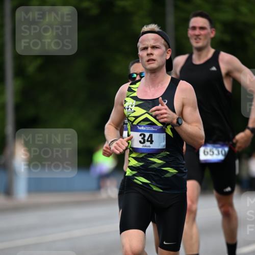 29.06.2025 - hella hamburg halbmarathon Dr. Thomas Lammeyer http://msf.ph/oto/8157277 29.06.2025 09:43:20 Kennedybrücke 34, 35, 52, 54, 6530, 9255, 9447, 10650 meine-sportfotos.de