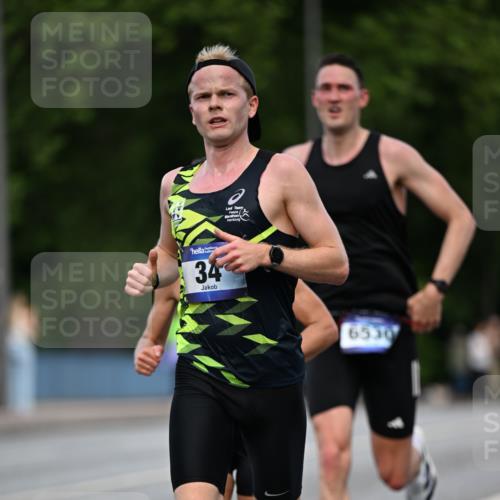 29.06.2025 - hella hamburg halbmarathon Dr. Thomas Lammeyer http://msf.ph/oto/8157285 29.06.2025 09:43:20 Kennedybrücke 34, 35, 52, 54, 6530, 9255, 9447, 10650 meine-sportfotos.de