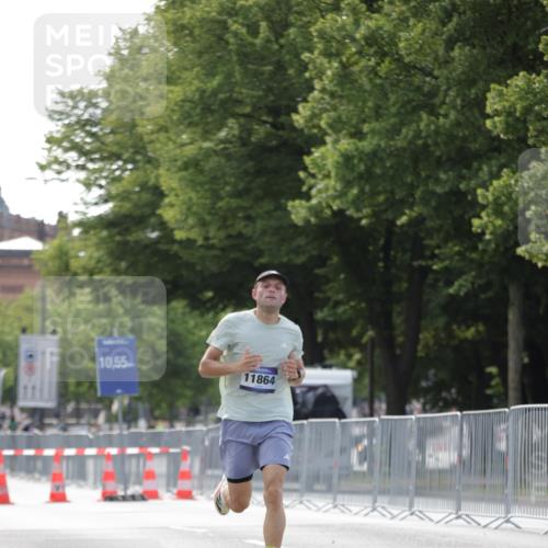 29.06.2025 - hella hamburg halbmarathon Jannik Wohlers http://msf.ph/oto/8157288 29.06.2025 09:38:03 Lombardsbrücke 4116, 11409, 11864 meine-sportfotos.de