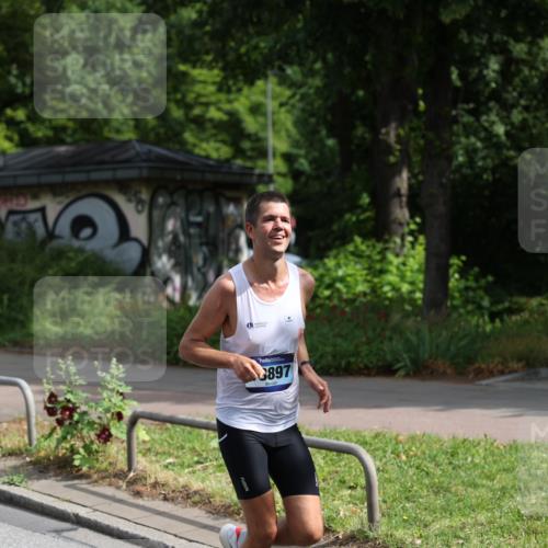 29.06.2025 - hella hamburg halbmarathon Yannick Fuchs http://msf.ph/oto/8157295 29.06.2025 10:18:16 20KM 35, 52, 2618, 4128, 7862, 11624, 18328, 18897, 18930 meine-sportfotos.de