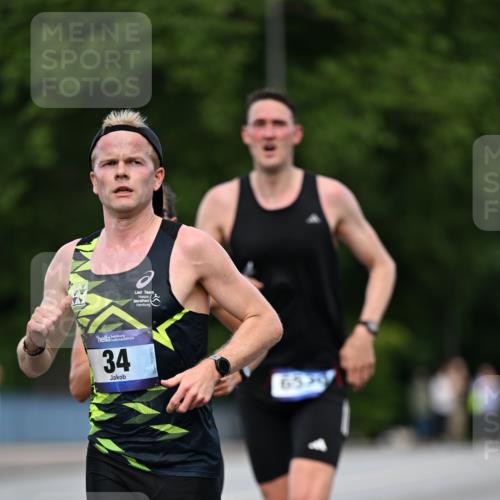 29.06.2025 - hella hamburg halbmarathon Dr. Thomas Lammeyer http://msf.ph/oto/8157299 29.06.2025 09:43:20 Kennedybrücke 34, 35, 52, 54, 6530, 9255, 9447, 10650 meine-sportfotos.de