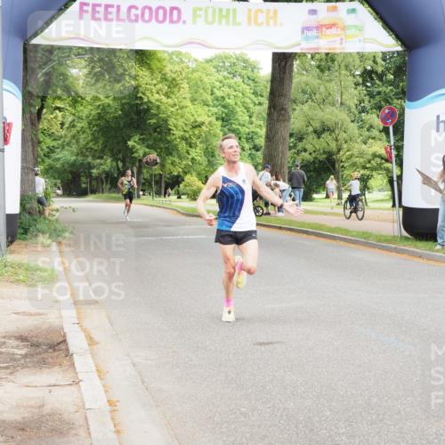 29.06.2025 - hella hamburg halbmarathon MichiJ http://msf.ph/oto/8157300 29.06.2025 10:07:27 Zwischen KM18-KM19  meine-sportfotos.de