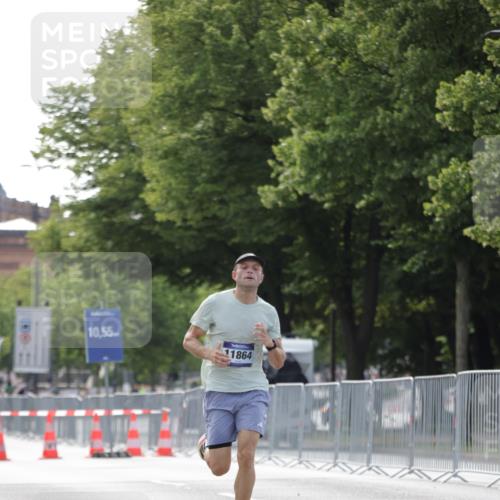 29.06.2025 - hella hamburg halbmarathon Jannik Wohlers http://msf.ph/oto/8157304 29.06.2025 09:38:04 Lombardsbrücke 4116, 11409, 11864 meine-sportfotos.de