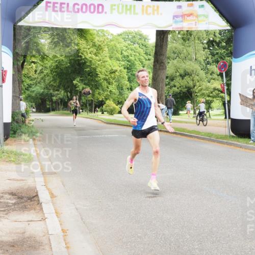 29.06.2025 - hella hamburg halbmarathon MichiJ http://msf.ph/oto/8157313 29.06.2025 10:07:27 Zwischen KM18-KM19  meine-sportfotos.de