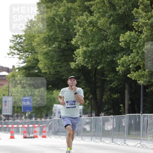 29.06.2025 - hella hamburg halbmarathon Jannik Wohlers http://msf.ph/oto/8157343 29.06.2025 09:38:04 Lombardsbrücke 4116, 11409, 11864 meine-sportfotos.de