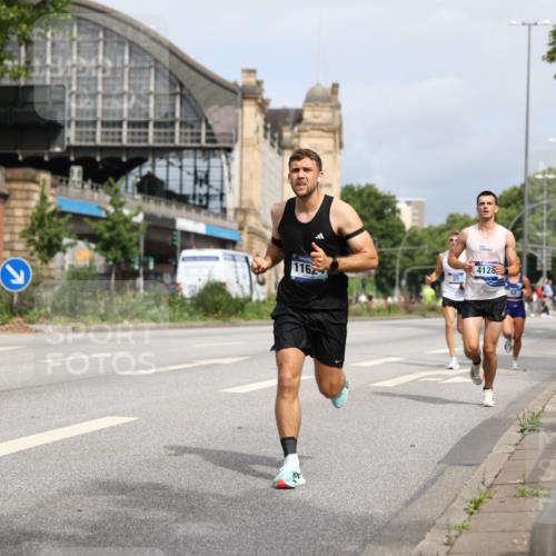 29.06.2025 - hella hamburg halbmarathon Yannick Fuchs http://msf.ph/oto/8157363 29.06.2025 10:18:26 20KM 35, 52, 4128, 7862, 9151, 11624, 17771, 18328, 18930 meine-sportfotos.de