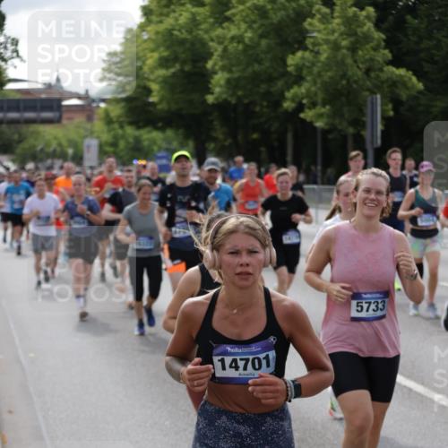 29.06.2025 - hella hamburg halbmarathon Jannik Wohlers http://msf.ph/oto/8157385 29.06.2025 10:17:28 Lombardsbrücke 1015, 1159, 1160, 1274, 1458, 1622, 1641, 1749, 1795, 2094, 2548, 2931, 3138, 3292, 5002, 5004, 5290, 5611, 5733, 7094, 7641, 7649, 8128, 8144, 8607, 8799, 9400, 9717, 9734, 9798, 9964, 10174, 10332, 10509, 10831, 11156, 11275, 11656, 11916, 12401, 12553, 12598, 12683, 12752, 13681, 13843, 14013, 14420, 14496, 14701, 14738, 14795, 14825, 15203, 15322, 15978, 16038, 16576, 16644, 16707, 16792, 17270, 17542, 17616 meine-sportfotos.de