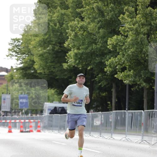 29.06.2025 - hella hamburg halbmarathon Jannik Wohlers http://msf.ph/oto/8157443 29.06.2025 09:38:04 Lombardsbrücke 4116, 11409, 11864 meine-sportfotos.de