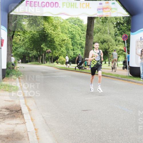 29.06.2025 - hella hamburg halbmarathon MichiJ http://msf.ph/oto/8157445 29.06.2025 10:07:32 Zwischen KM18-KM19 11409 meine-sportfotos.de