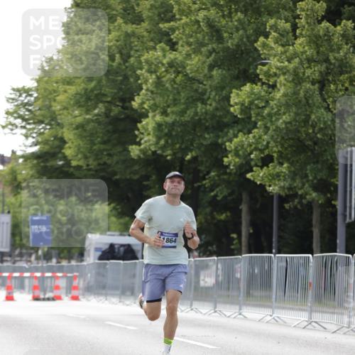 29.06.2025 - hella hamburg halbmarathon Jannik Wohlers http://msf.ph/oto/8157451 29.06.2025 09:38:04 Lombardsbrücke 4116, 11409, 11864 meine-sportfotos.de