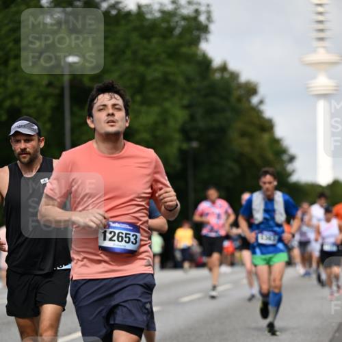 29.06.2025 - hella hamburg halbmarathon Dr. Thomas Lammeyer http://msf.ph/oto/8157473 29.06.2025 10:08:17 Kennedybrücke 1032, 1161, 1355, 1367, 1450, 2277, 2979, 3488, 4488, 4951, 5058, 5363, 5976, 6142, 6706, 6709, 7485, 8177, 8421, 8422, 8423, 8484, 9526, 9899, 10756 meine-sportfotos.de