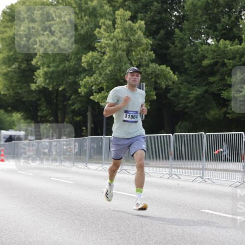 29.06.2025 - hella hamburg halbmarathon Jannik Wohlers http://msf.ph/oto/8157482 29.06.2025 09:38:05 Lombardsbrücke 4116, 11409, 11864 meine-sportfotos.de