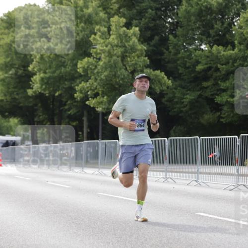 29.06.2025 - hella hamburg halbmarathon Jannik Wohlers http://msf.ph/oto/8157499 29.06.2025 09:38:06 Lombardsbrücke 4116, 11409, 11864 meine-sportfotos.de
