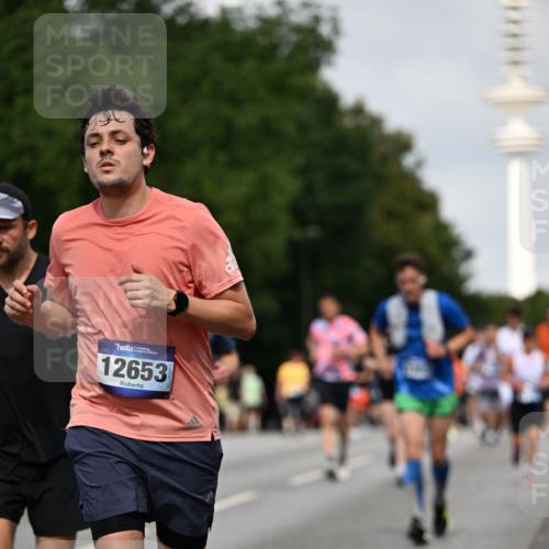29.06.2025 - hella hamburg halbmarathon Dr. Thomas Lammeyer http://msf.ph/oto/8157516 29.06.2025 10:08:17 Kennedybrücke 1032, 1161, 1355, 1367, 1450, 2277, 2979, 3488, 4488, 4951, 5058, 5363, 5976, 6142, 6706, 6709, 7485, 8177, 8421, 8422, 8423, 8484, 9526, 9899, 10756 meine-sportfotos.de