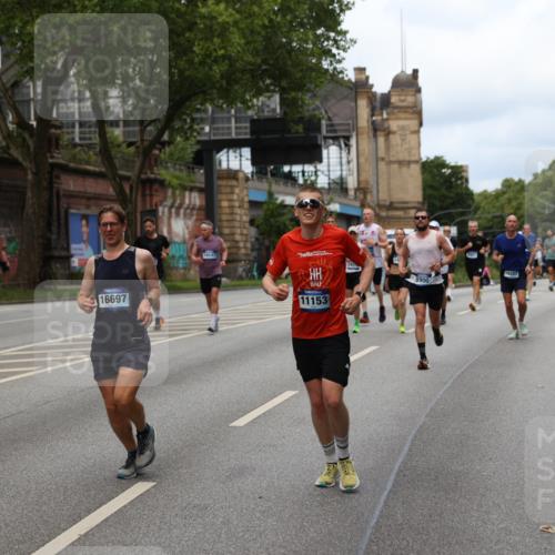 29.06.2025 - hella hamburg halbmarathon Yannick Fuchs http://msf.ph/oto/8157521 29.06.2025 10:38:28 20KM 1220, 1415, 1558, 2365, 2402, 2816, 3021, 3907, 4310, 4425, 4981, 4999, 5231, 5275, 5476, 5624, 5692, 6490, 6705, 6903, 6991, 7005, 7191, 8063, 8145, 8218, 8722, 8900, 9081, 9374, 9444, 9633, 10193, 10669, 10930, 11153, 11346, 11469, 12438, 12554, 12966, 13421, 13996, 14798, 14861, 15225, 15233, 15280, 15512, 15862, 16062, 16224, 16301, 16316, 16547, 16549, 16893, 17251, 17376, 17729, 17748, 17912, 18942 meine-sportfotos.de