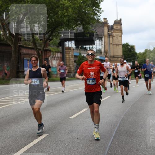 29.06.2025 - hella hamburg halbmarathon Yannick Fuchs http://msf.ph/oto/8157532 29.06.2025 10:38:28 20KM 1220, 1415, 1558, 2365, 2402, 2816, 3021, 3907, 4310, 4425, 4981, 4999, 5231, 5275, 5476, 5624, 5692, 6490, 6705, 6903, 6991, 7005, 7191, 8063, 8145, 8218, 8722, 8900, 9081, 9374, 9444, 9633, 10193, 10669, 10930, 11153, 11346, 11469, 12438, 12554, 12966, 13421, 13996, 14798, 14861, 15225, 15233, 15280, 15512, 15862, 16062, 16224, 16301, 16316, 16547, 16549, 16893, 17251, 17376, 17729, 17748, 17912, 18942 meine-sportfotos.de
