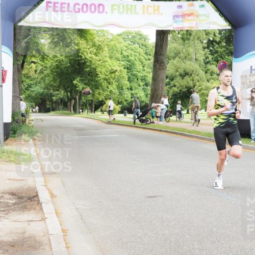 29.06.2025 - hella hamburg halbmarathon MichiJ http://msf.ph/oto/8157536 29.06.2025 10:07:32 Zwischen KM18-KM19 11409 meine-sportfotos.de