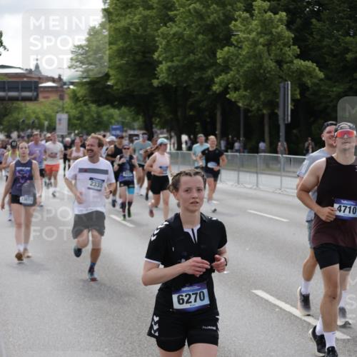 29.06.2025 - hella hamburg halbmarathon Jannik Wohlers http://msf.ph/oto/8157538 29.06.2025 10:17:54 Lombardsbrücke 1325, 1554, 1982, 2087, 2335, 2634, 3125, 3321, 3482, 3977, 4710, 4738, 4804, 5909, 6270, 6332, 8067, 9222, 9834, 9844, 10659, 10908, 10946, 11450, 11949, 12274, 12498, 12939, 13341, 13370, 13619, 13933, 14320, 14770, 15182, 15183, 15343, 15393, 16109, 16828, 16829, 16833, 17283, 17876, 18145, 18677, 18697, 18807, 18825 meine-sportfotos.de