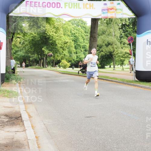 29.06.2025 - hella hamburg halbmarathon MichiJ http://msf.ph/oto/8157569 29.06.2025 10:07:56 Zwischen KM18-KM19  meine-sportfotos.de