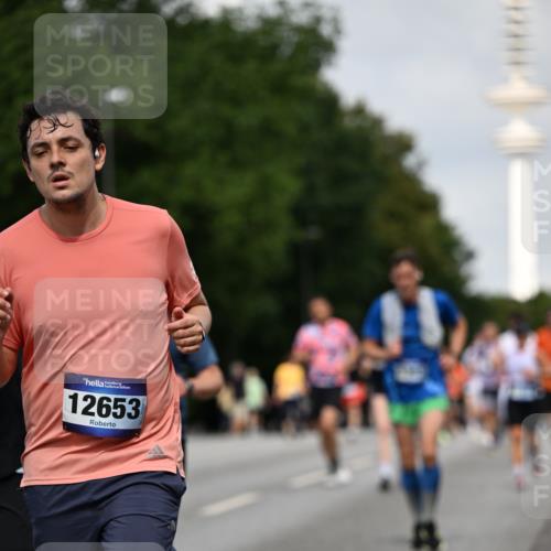 29.06.2025 - hella hamburg halbmarathon Dr. Thomas Lammeyer http://msf.ph/oto/8157575 29.06.2025 10:08:17 Kennedybrücke 1032, 1161, 1355, 1367, 1450, 2277, 2979, 3488, 4488, 4951, 5058, 5363, 5976, 6142, 6706, 6709, 7485, 8177, 8421, 8422, 8423, 8484, 9526, 9899, 10756 meine-sportfotos.de