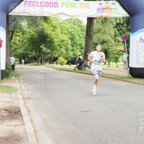 29.06.2025 - hella hamburg halbmarathon MichiJ http://msf.ph/oto/8157611 29.06.2025 10:07:56 Zwischen KM18-KM19  meine-sportfotos.de