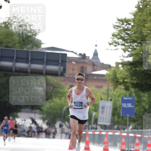 29.06.2025 - hella hamburg halbmarathon Jannik Wohlers http://msf.ph/oto/8157629 29.06.2025 09:38:35 Lombardsbrücke 16529 meine-sportfotos.de