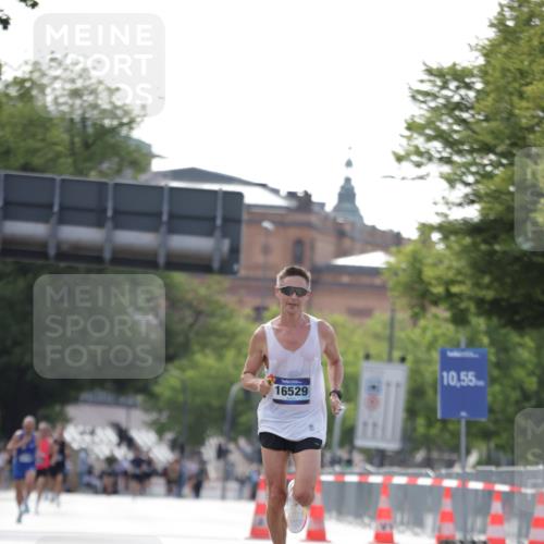 29.06.2025 - hella hamburg halbmarathon Jannik Wohlers http://msf.ph/oto/8157677 29.06.2025 09:38:35 Lombardsbrücke 16529 meine-sportfotos.de