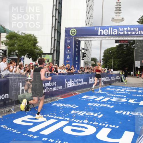 29.06.2025 - hella hamburg halbmarathon Michael Strokosch http://msf.ph/oto/8157688 29.06.2025 10:22:08 Ziel 13751, 16068, 17886, 18693 meine-sportfotos.de
