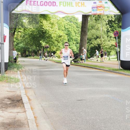 29.06.2025 - hella hamburg halbmarathon MichiJ http://msf.ph/oto/8157691 29.06.2025 10:08:07 Zwischen KM18-KM19  meine-sportfotos.de