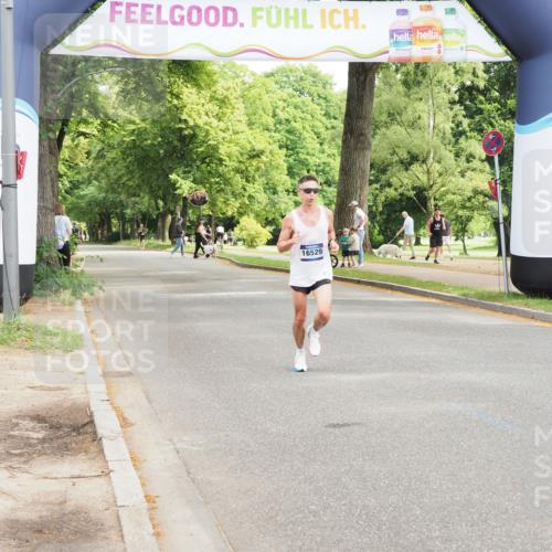29.06.2025 - hella hamburg halbmarathon MichiJ http://msf.ph/oto/8157730 29.06.2025 10:08:08 Zwischen KM18-KM19  meine-sportfotos.de