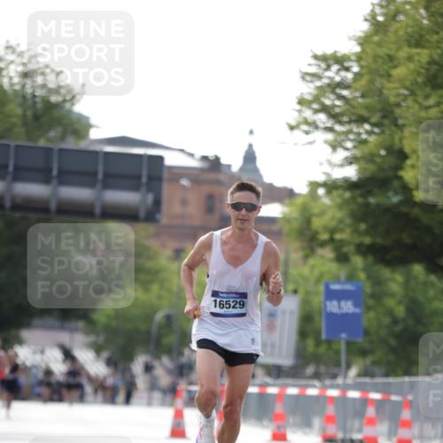 29.06.2025 - hella hamburg halbmarathon Jannik Wohlers http://msf.ph/oto/8157744 29.06.2025 09:38:36 Lombardsbrücke 16529 meine-sportfotos.de