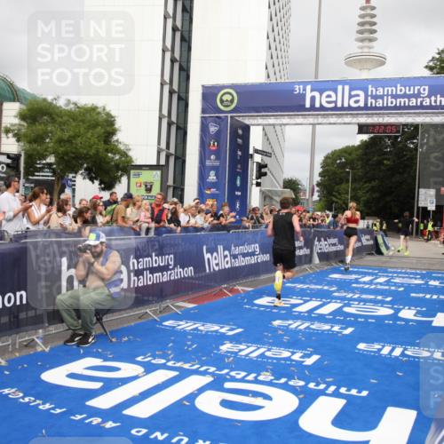 29.06.2025 - hella hamburg halbmarathon Michael Strokosch http://msf.ph/oto/8157749 29.06.2025 10:22:09 Ziel 16068, 17886, 18693 meine-sportfotos.de