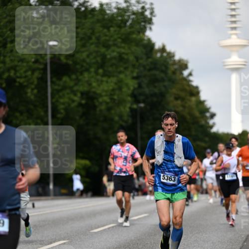 29.06.2025 - hella hamburg halbmarathon Dr. Thomas Lammeyer http://msf.ph/oto/8157755 29.06.2025 10:08:18 Kennedybrücke 1032, 1161, 1355, 1367, 1377, 1450, 1674, 2277, 2979, 3488, 4488, 4951, 5058, 5363, 5976, 6142, 6706, 6709, 7485, 8177, 8421, 8422, 8423, 9526, 9899, 10756 meine-sportfotos.de