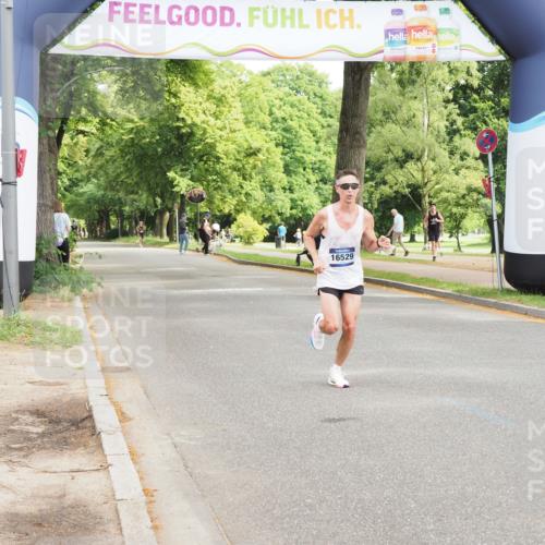 29.06.2025 - hella hamburg halbmarathon MichiJ http://msf.ph/oto/8157777 29.06.2025 10:08:08 Zwischen KM18-KM19  meine-sportfotos.de