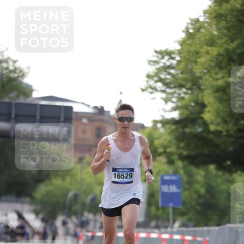 29.06.2025 - hella hamburg halbmarathon Jannik Wohlers http://msf.ph/oto/8157798 29.06.2025 09:38:36 Lombardsbrücke 16529 meine-sportfotos.de