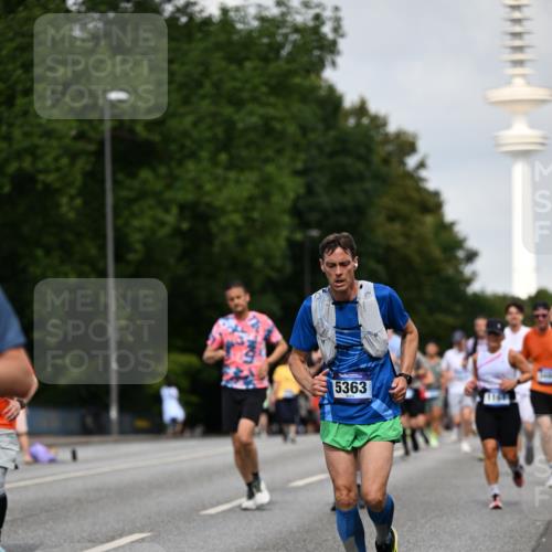 29.06.2025 - hella hamburg halbmarathon Dr. Thomas Lammeyer http://msf.ph/oto/8157808 29.06.2025 10:08:18 Kennedybrücke 1032, 1161, 1355, 1367, 1377, 1450, 1674, 2277, 2979, 3488, 4488, 4951, 5058, 5363, 5976, 6142, 6706, 6709, 7485, 8177, 8421, 8422, 8423, 9526, 9899, 10756 meine-sportfotos.de