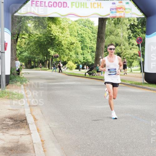 29.06.2025 - hella hamburg halbmarathon MichiJ http://msf.ph/oto/8157819 29.06.2025 10:08:08 Zwischen KM18-KM19  meine-sportfotos.de
