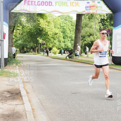 29.06.2025 - hella hamburg halbmarathon MichiJ http://msf.ph/oto/8157855 29.06.2025 10:08:08 Zwischen KM18-KM19  meine-sportfotos.de