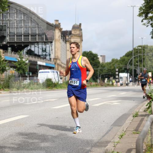 29.06.2025 - hella hamburg halbmarathon Yannick Fuchs http://msf.ph/oto/8157861 29.06.2025 10:18:44 20KM 6699, 7834, 9151, 9385, 9447, 16169, 17771 meine-sportfotos.de