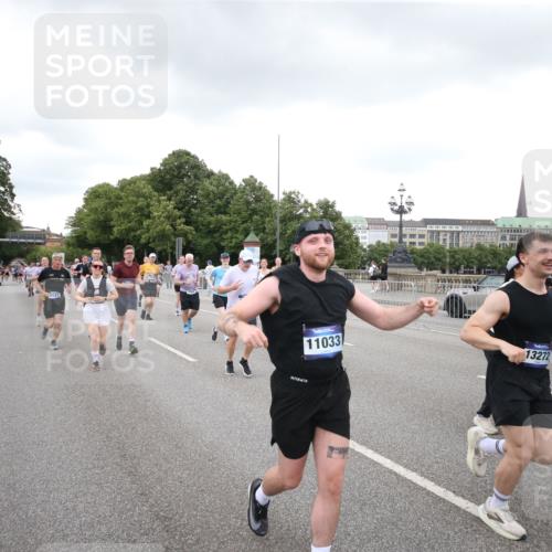 29.06.2025 - hella hamburg halbmarathon Jannik Wohlers http://msf.ph/oto/8157862 29.06.2025 10:54:20 Lombardsbrücke 1198, 2084, 2244, 2566, 2586, 2632, 4191, 4192, 5185, 5500, 5882, 5993, 6982, 7986, 8012, 8186, 9521, 10331, 10471, 11033, 11226, 11287, 11567, 11569, 12240, 12268, 12270, 12930, 13257, 13272, 13283, 13693, 13733, 13826, 13944, 13945, 14409, 14752, 15029, 15174, 15271, 15553, 15687, 15731, 16019, 16443, 16637, 16683, 17394, 18168, 18372, 19111 meine-sportfotos.de