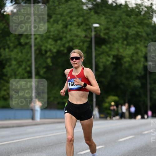29.06.2025 - hella hamburg halbmarathon Dr. Thomas Lammeyer http://msf.ph/oto/8157892 29.06.2025 09:43:35 Kennedybrücke 5253, 6816, 9151, 9447, 9475 meine-sportfotos.de